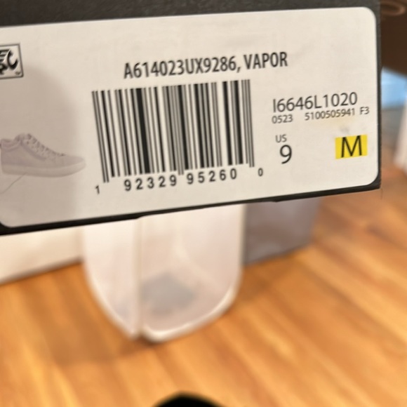 Gray suede sneakers - Picture 4 of 4